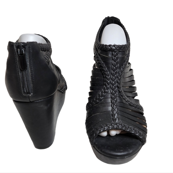 Torrid 12.5W Black Strappy Braided Wedge Shoes - Picture 4 of 15